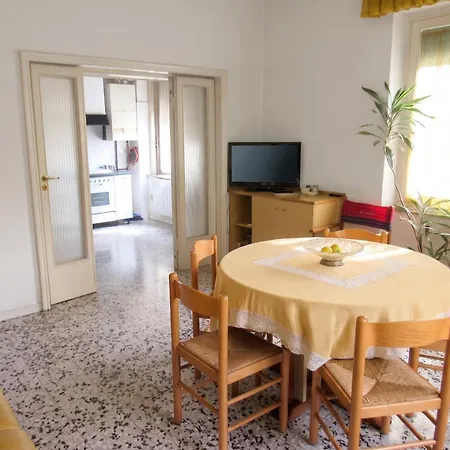 Spacious In Pescara, 120 M², Ideal For Families Appartamento Pescara